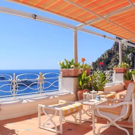 Teste Di Moro Capri