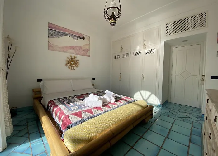 Teste Di Moro Villa Capri